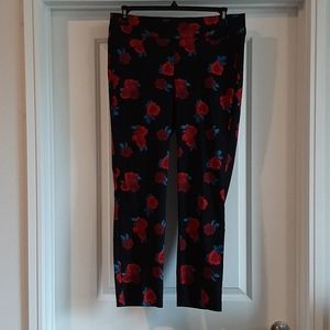 💥2/$8 Black pants with rose pattern